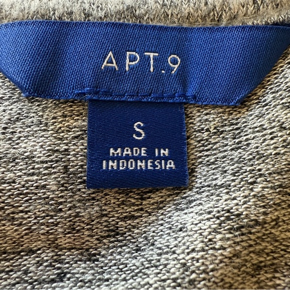 Apt. 9 Cozy Soft Sweater Top Gray Women Size Small Relax Fit Lightweight Buttons - Picture 2 of 10